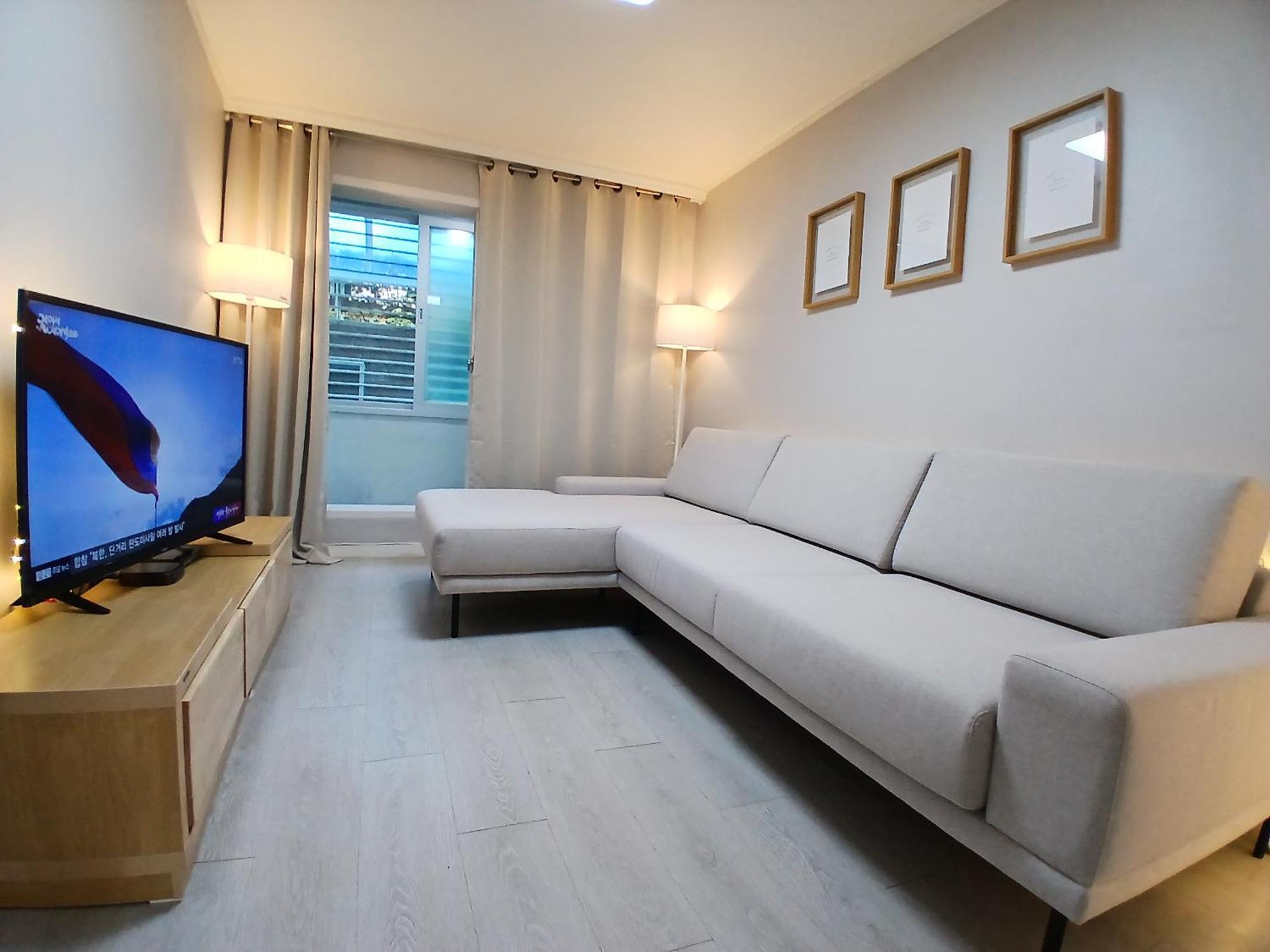 Cheongdam Station Anuk House Biệt thự